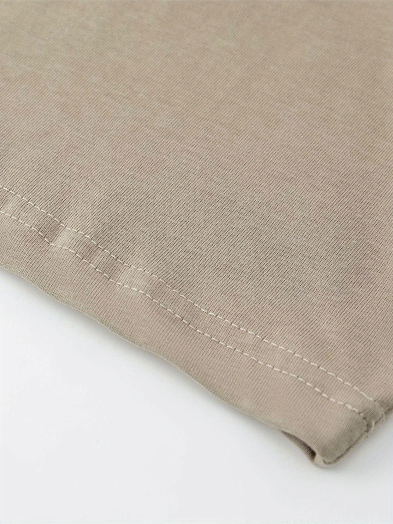 Street Style MNDKVA Tee