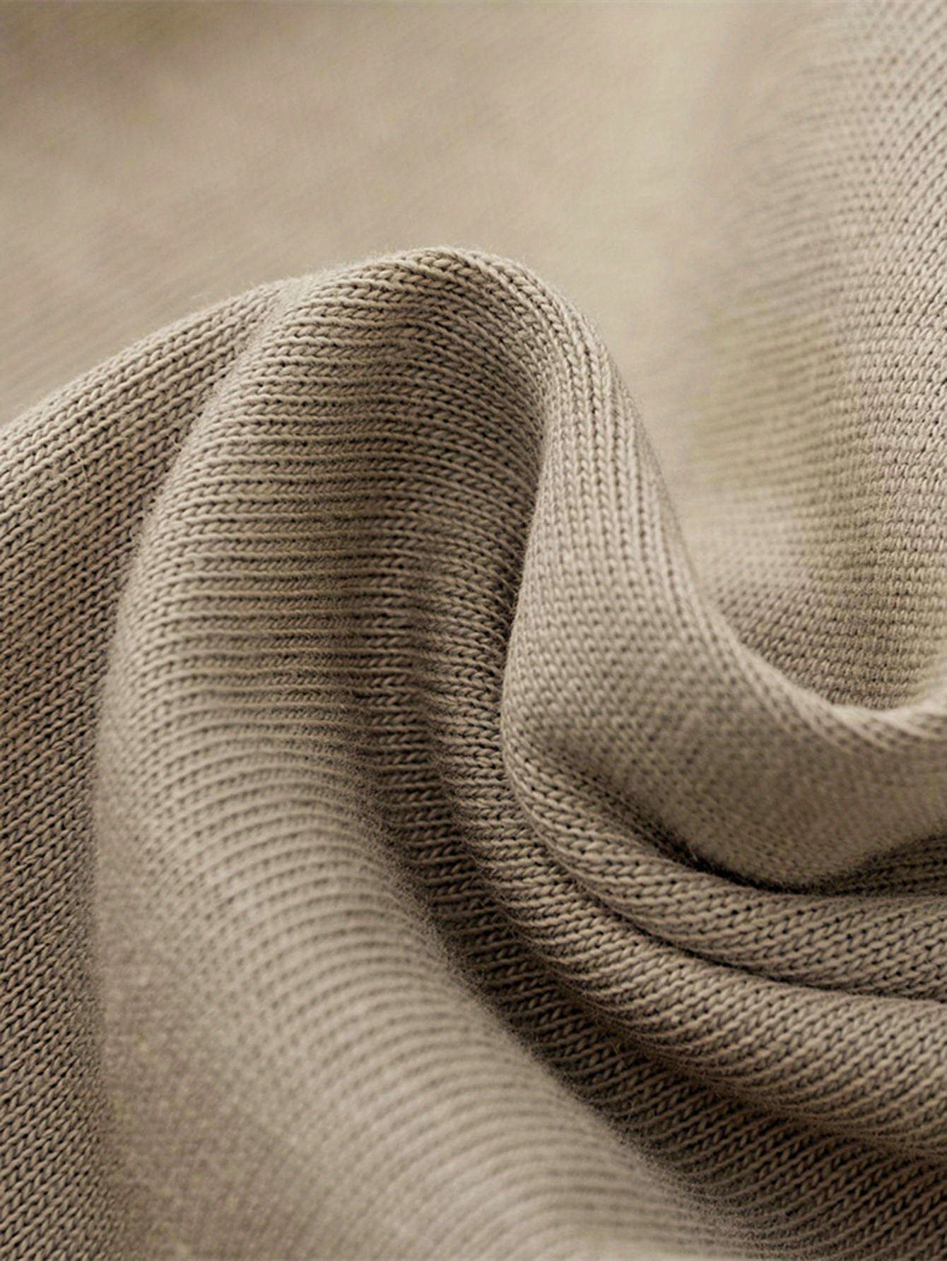 Street Style MNDKVA Tee